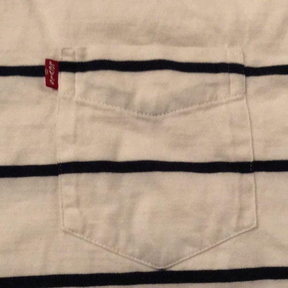 Levi’s men’s short sleeve T-shirt. Red tab. EUC! - Picture 2 of 5